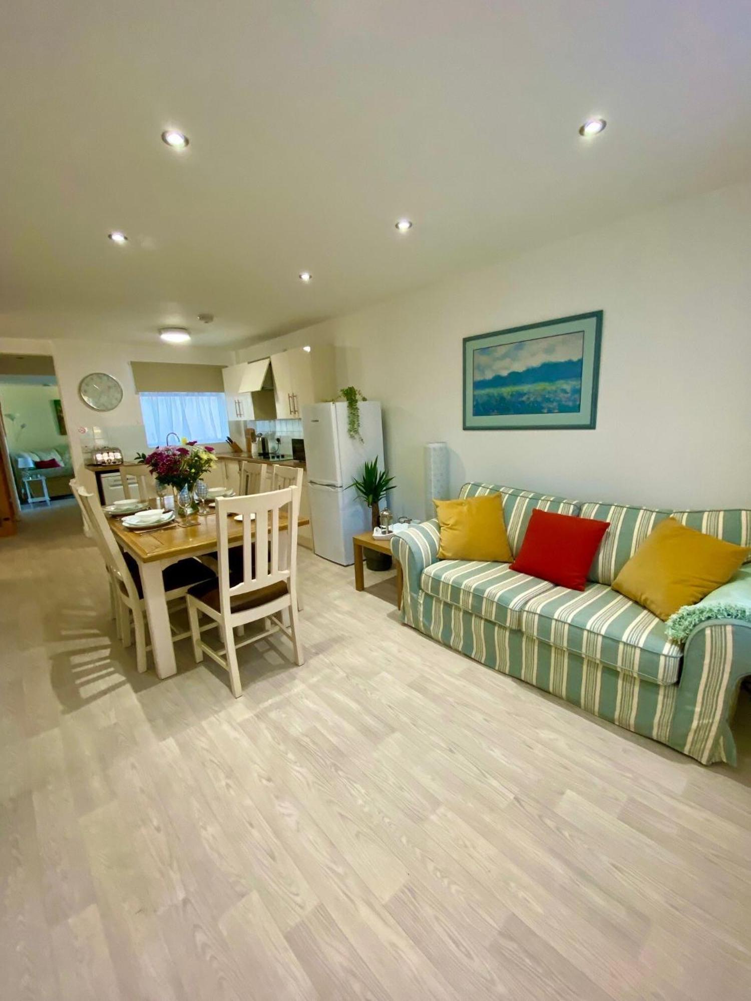 Golden Acre Jurassic Coastal Lodges ,Eype 브리드포트 외부 사진