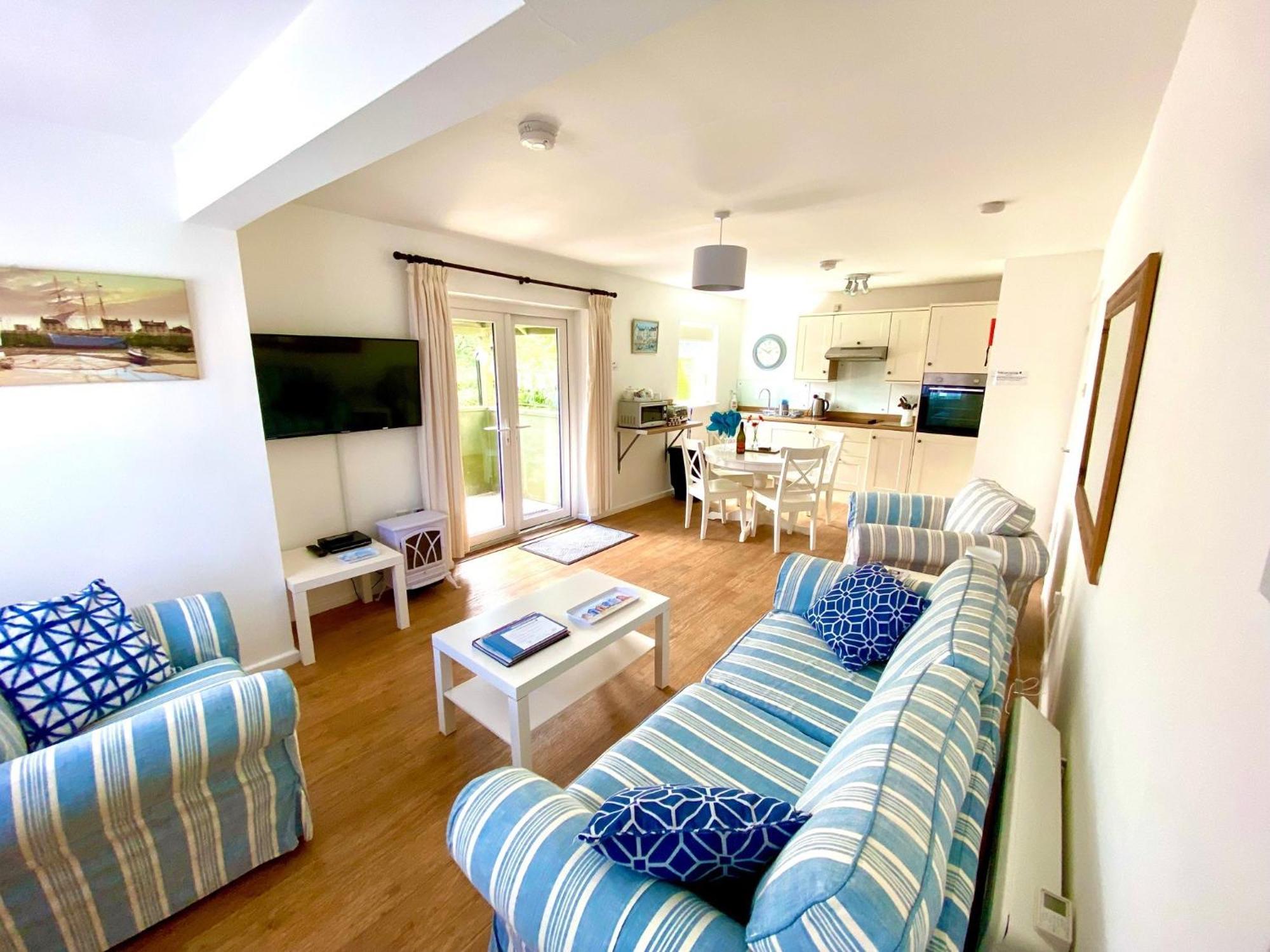 Golden Acre Jurassic Coastal Lodges ,Eype 브리드포트 외부 사진