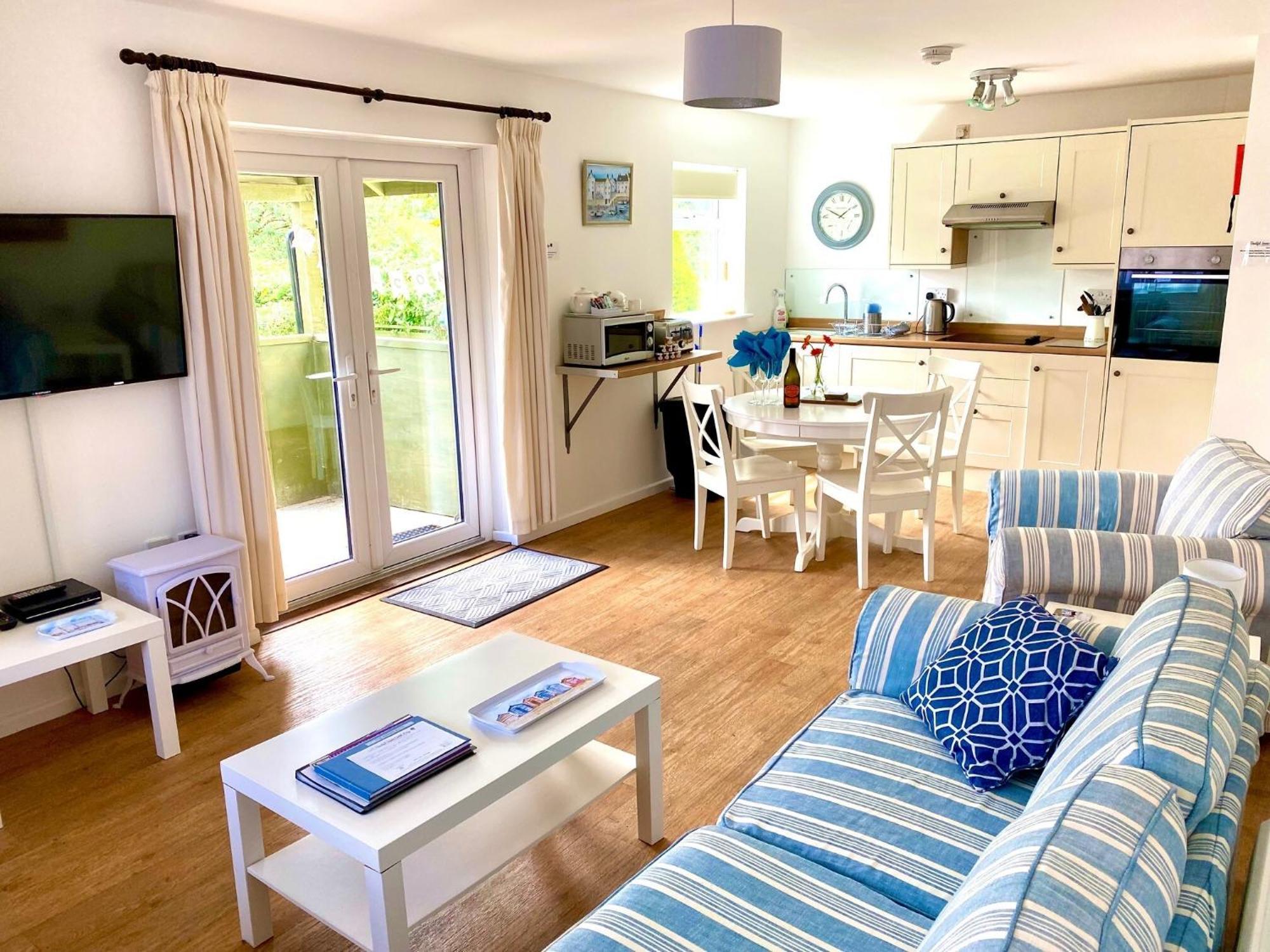 Golden Acre Jurassic Coastal Lodges ,Eype 브리드포트 외부 사진